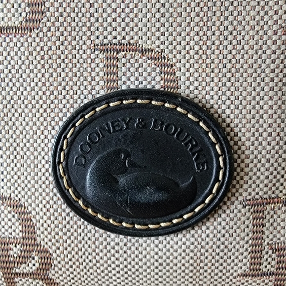 Dooney purse - Picture 2 of 6